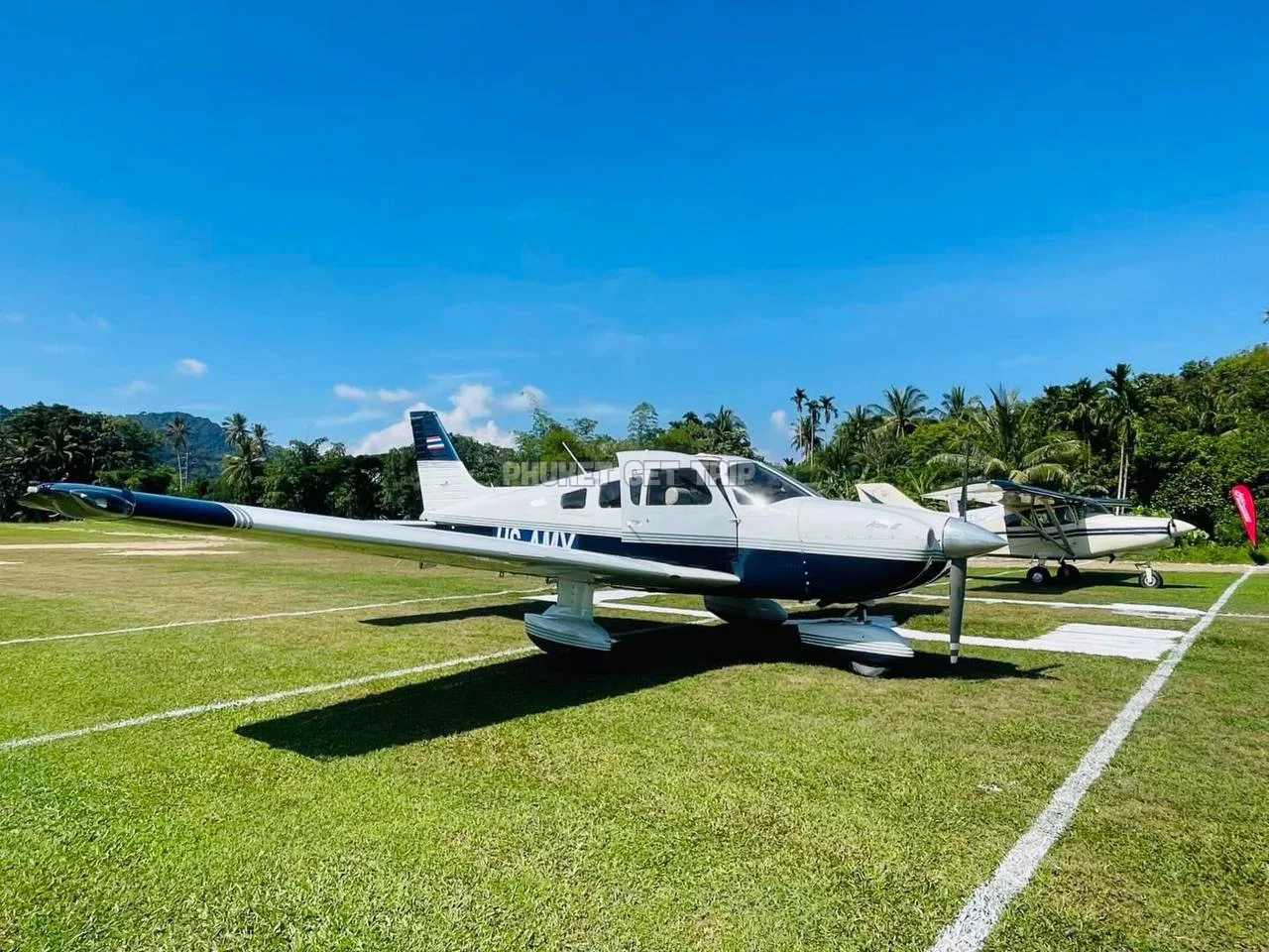 Полет на самолете над Пхукетом и островами